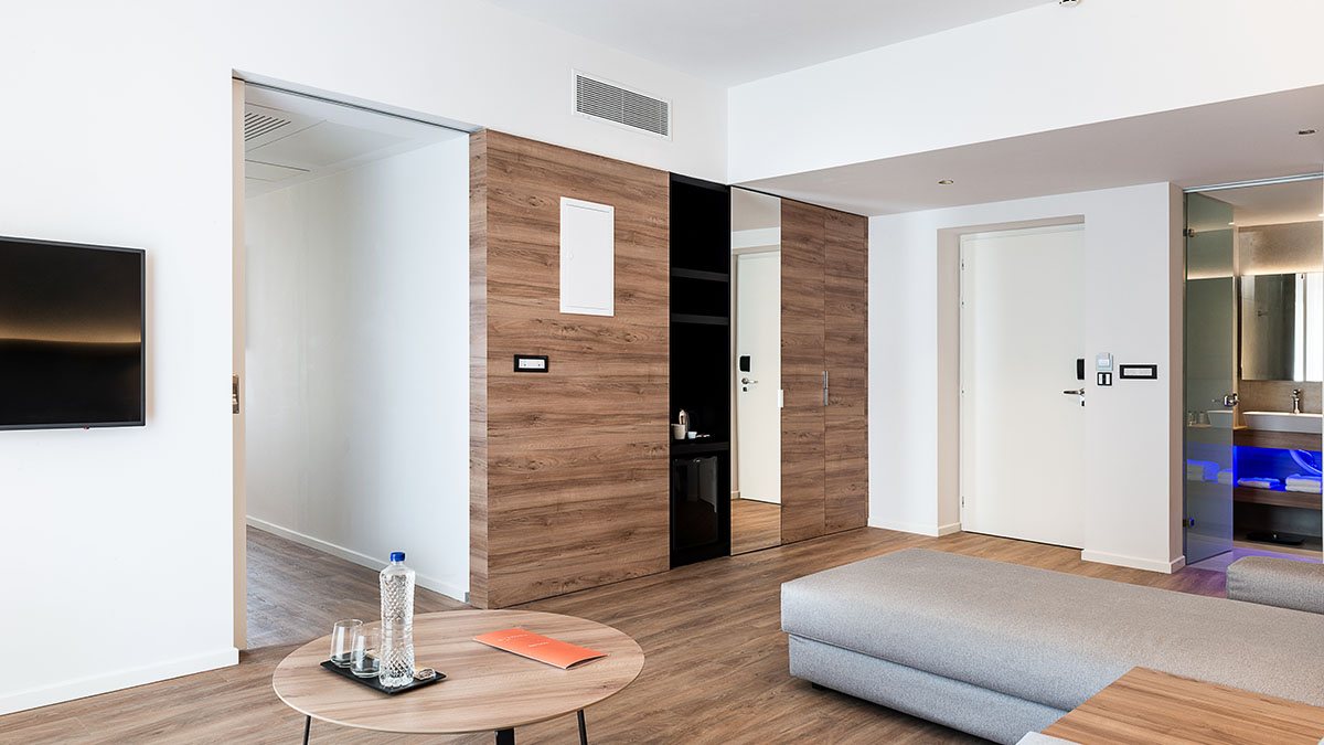 Family Suite Sharing Pool 